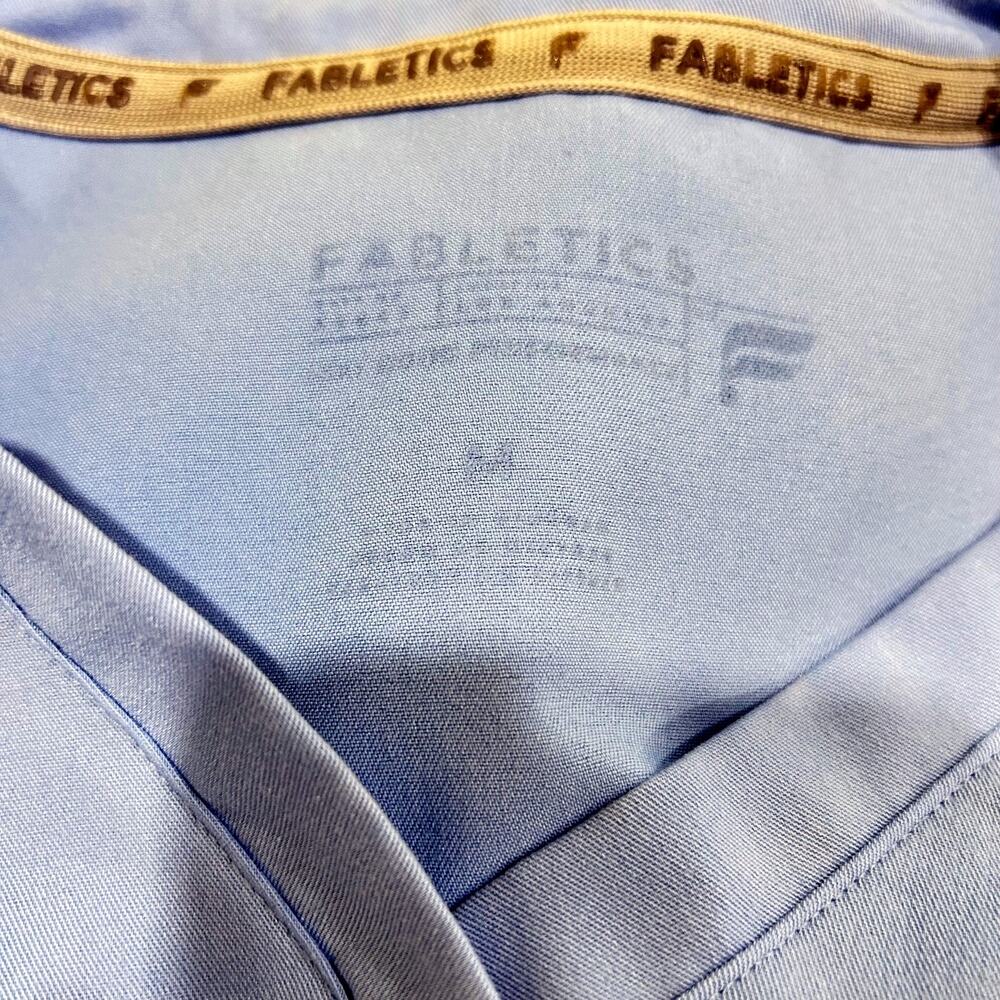 Fabletics Vital Scrub Top Semi Fit V-Neck Short Sleeve in Ceil Blue Medium - Picture 6 of 7